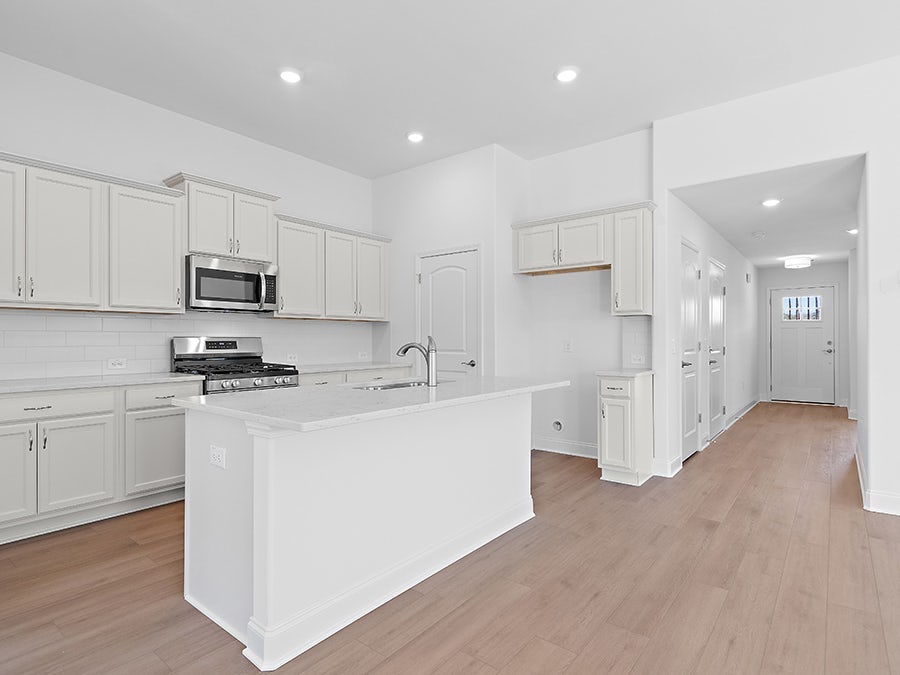 MD1 Kelly Kitchen to Foyer