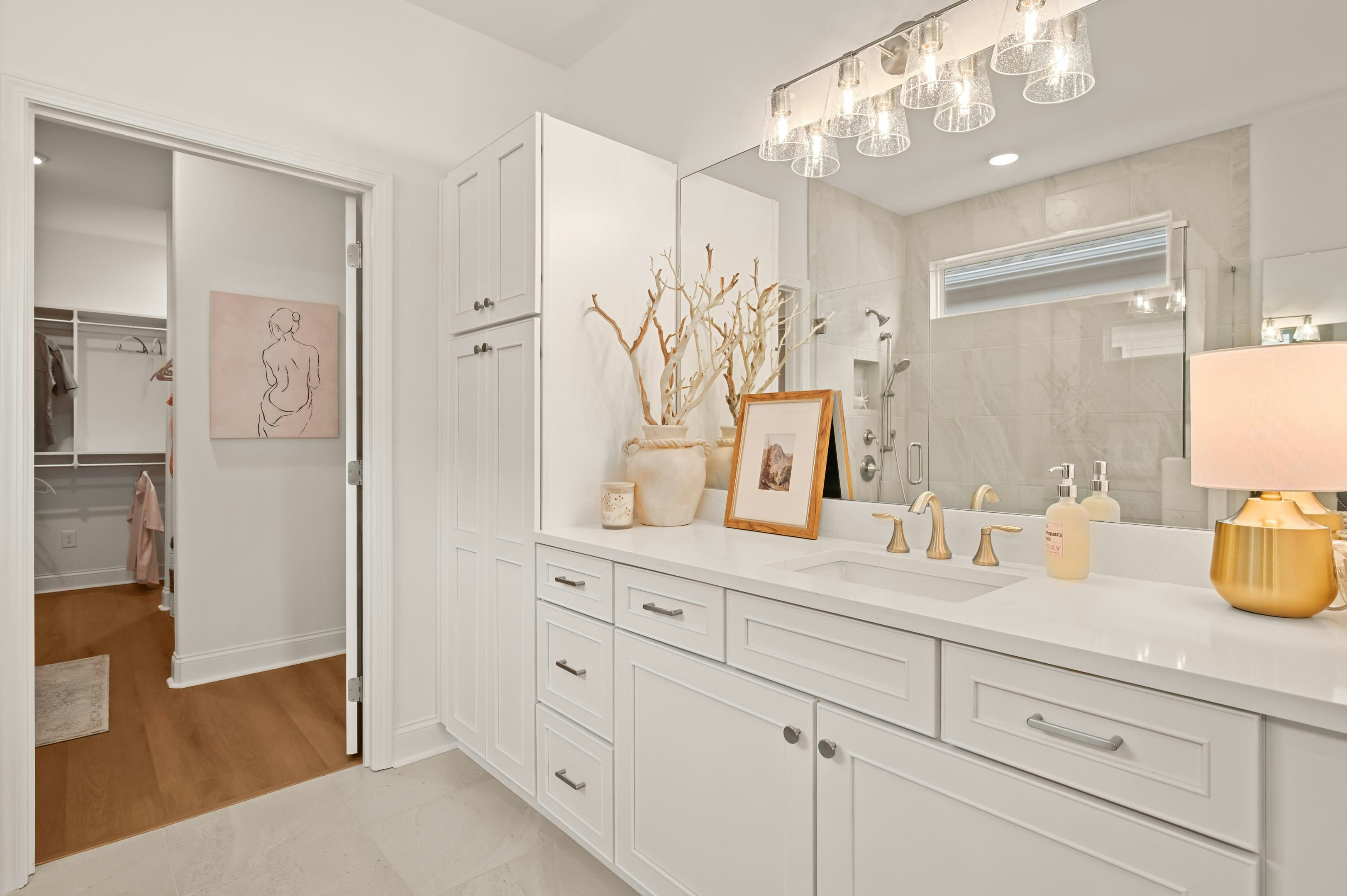 EF137 Cedarwood Primary Bath2