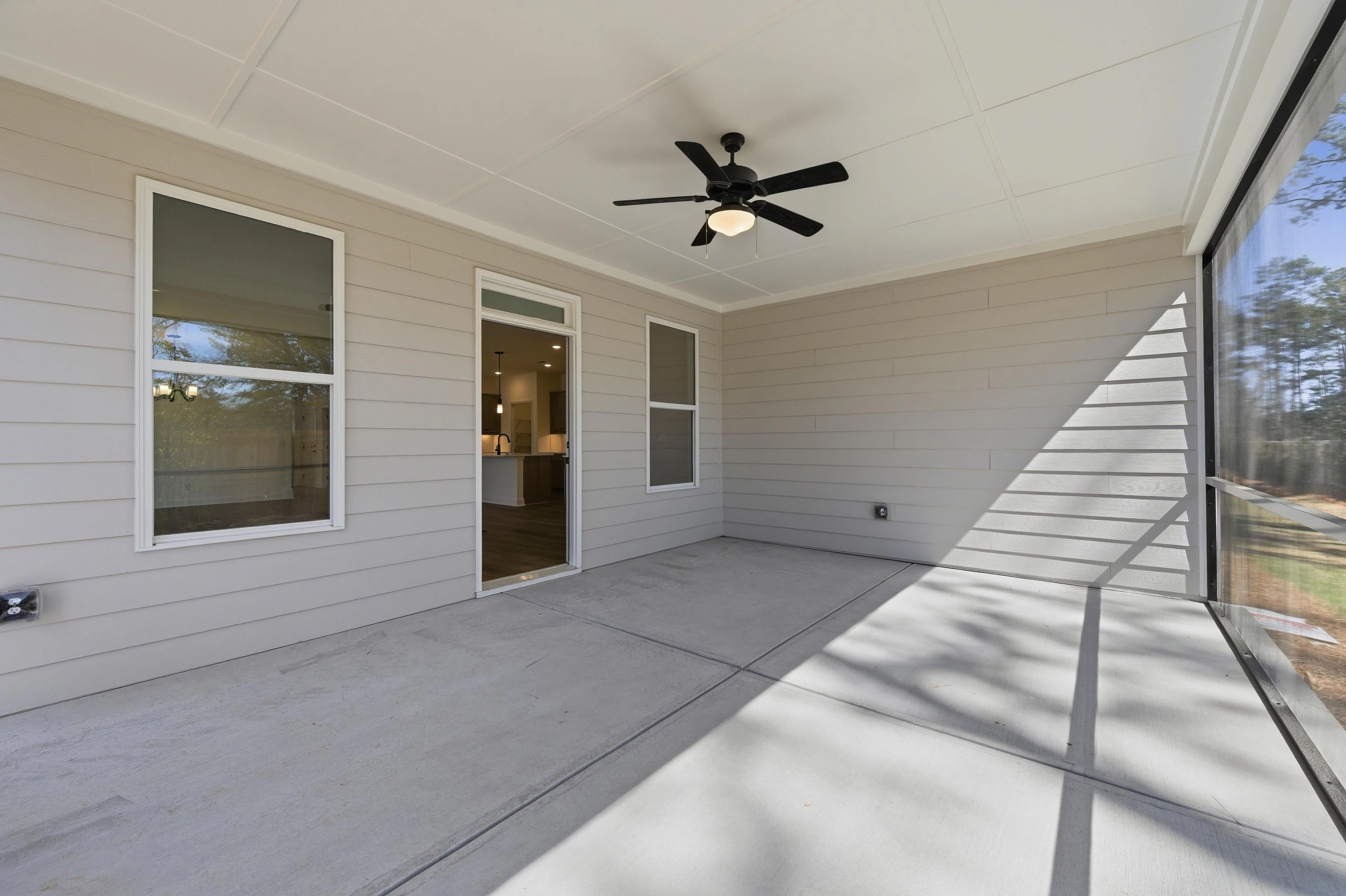 EF248 - Cedarwood Screened Porch