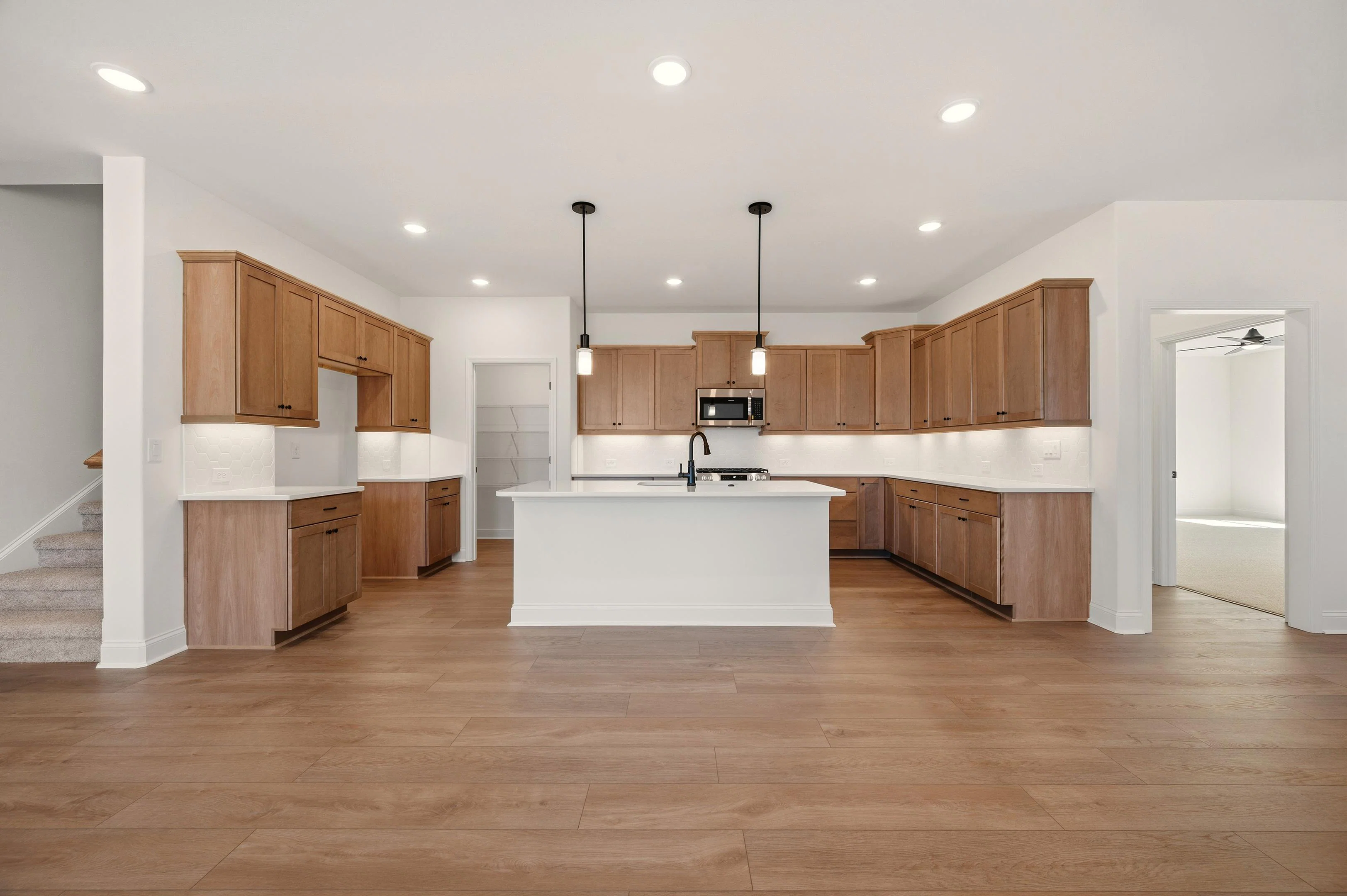 EF248 - Cedarwood Kitchen