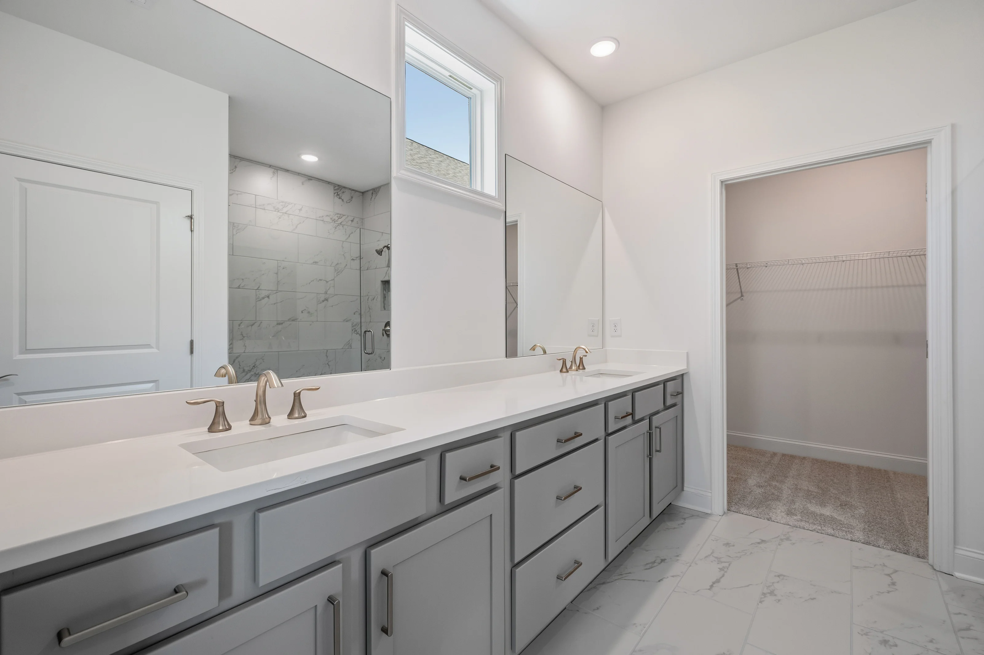 EF229 Ashlynn Primary Bath2