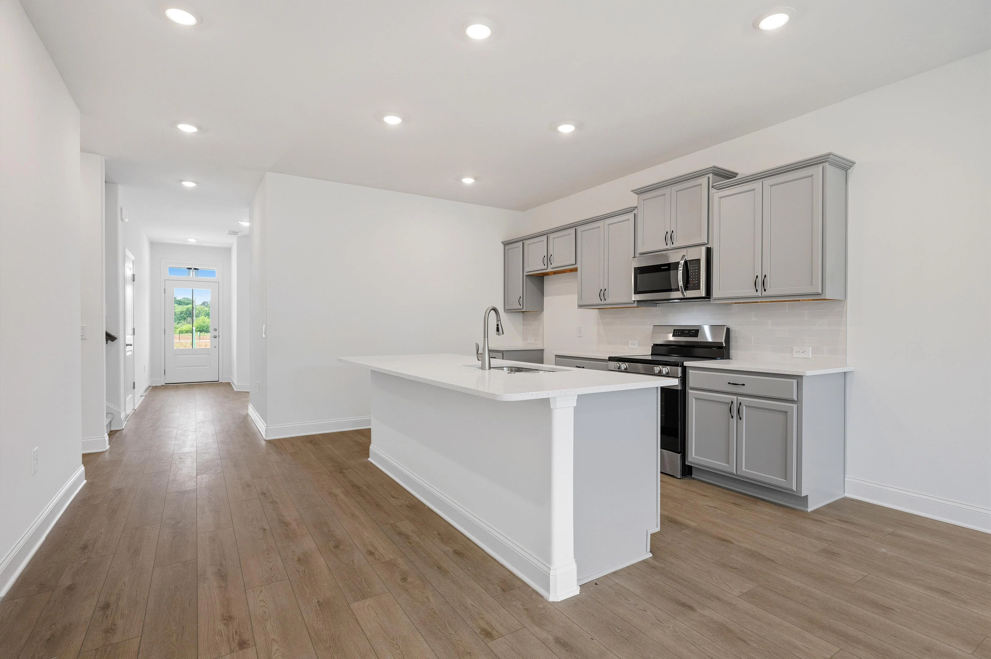 HW10 Mimosa Kitchen to Foyer