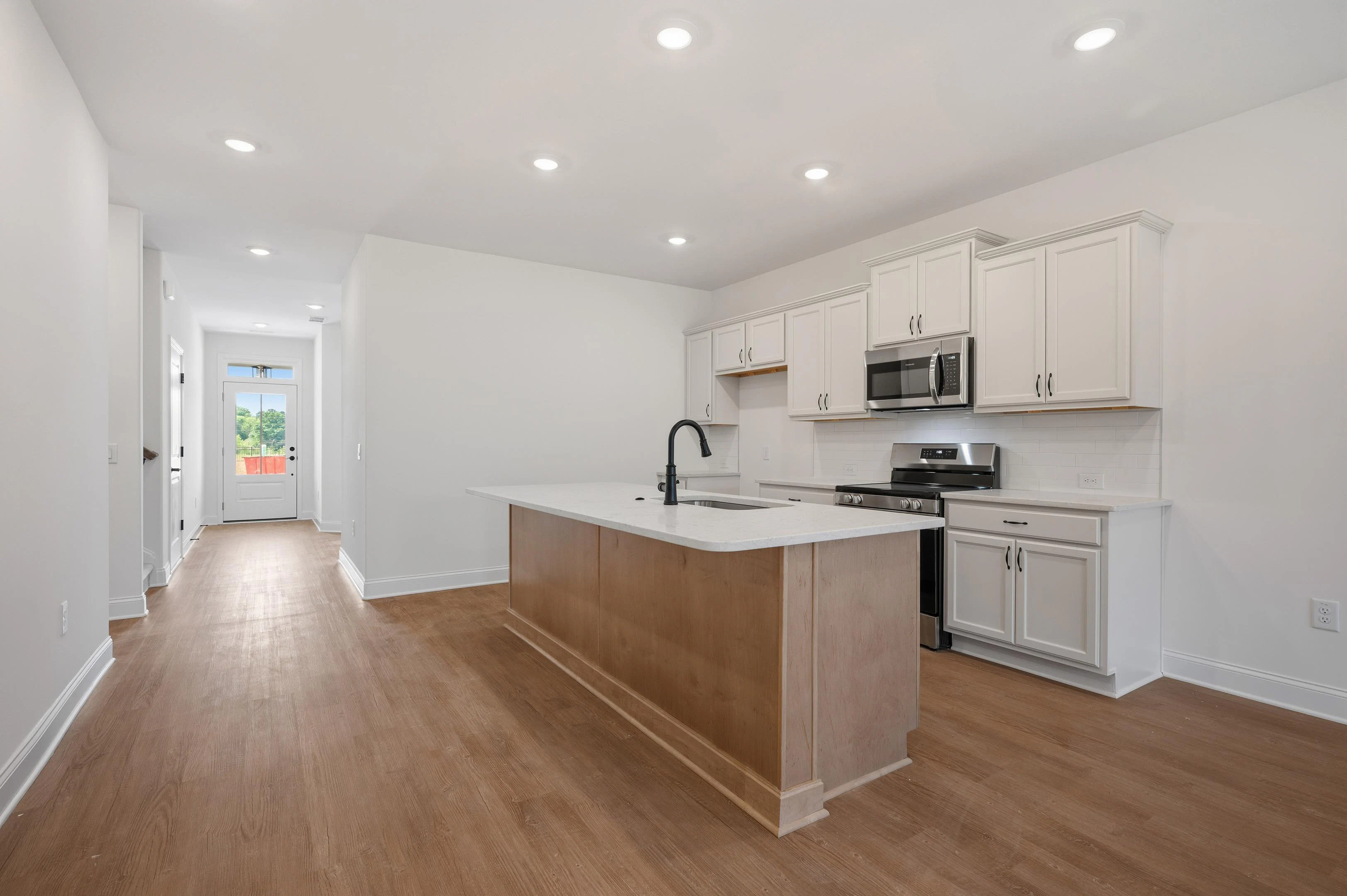HW11 Mimosa Kitchen to Foyer