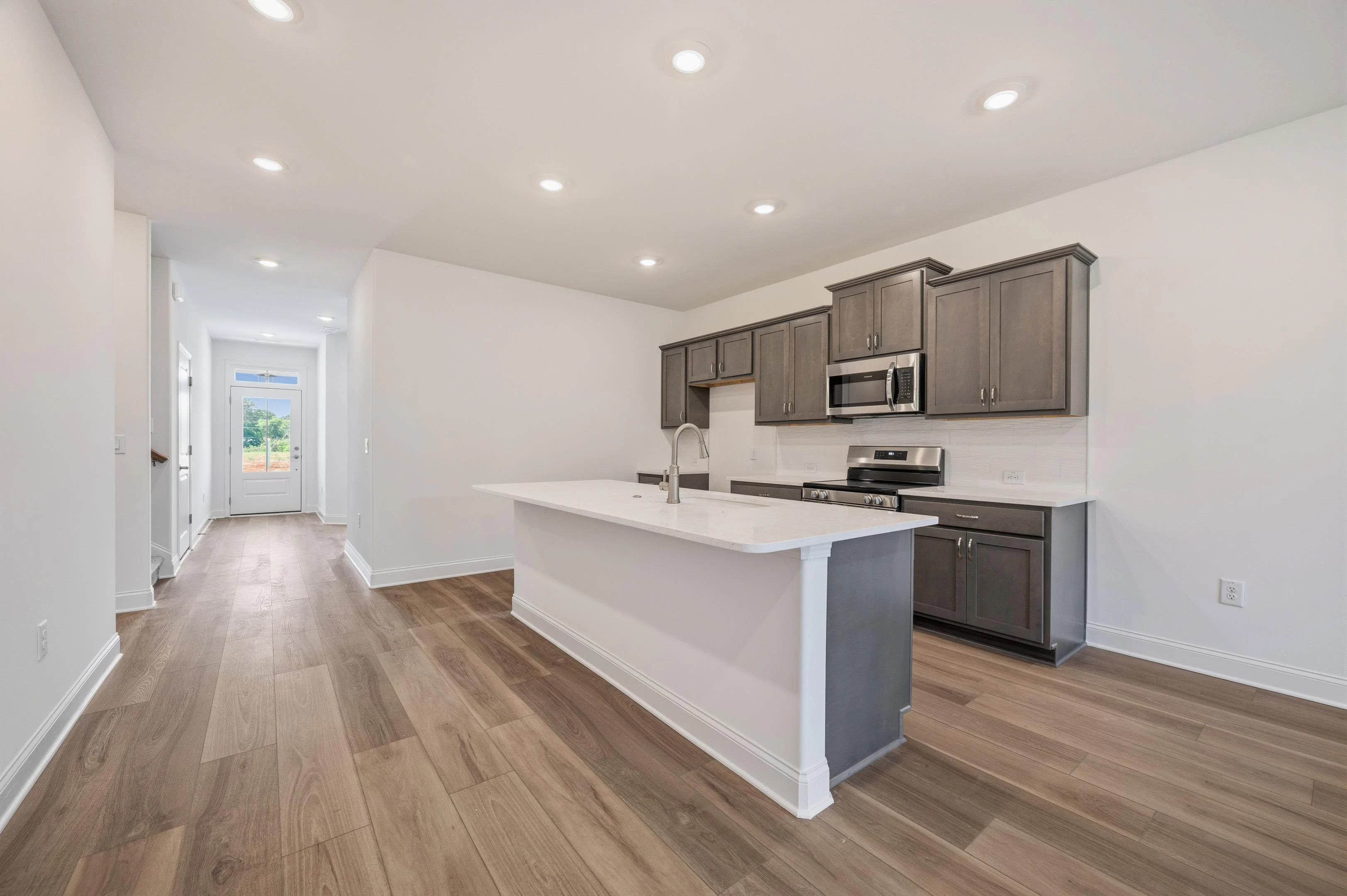 HW9 Mimosa Kitchen to Foyer