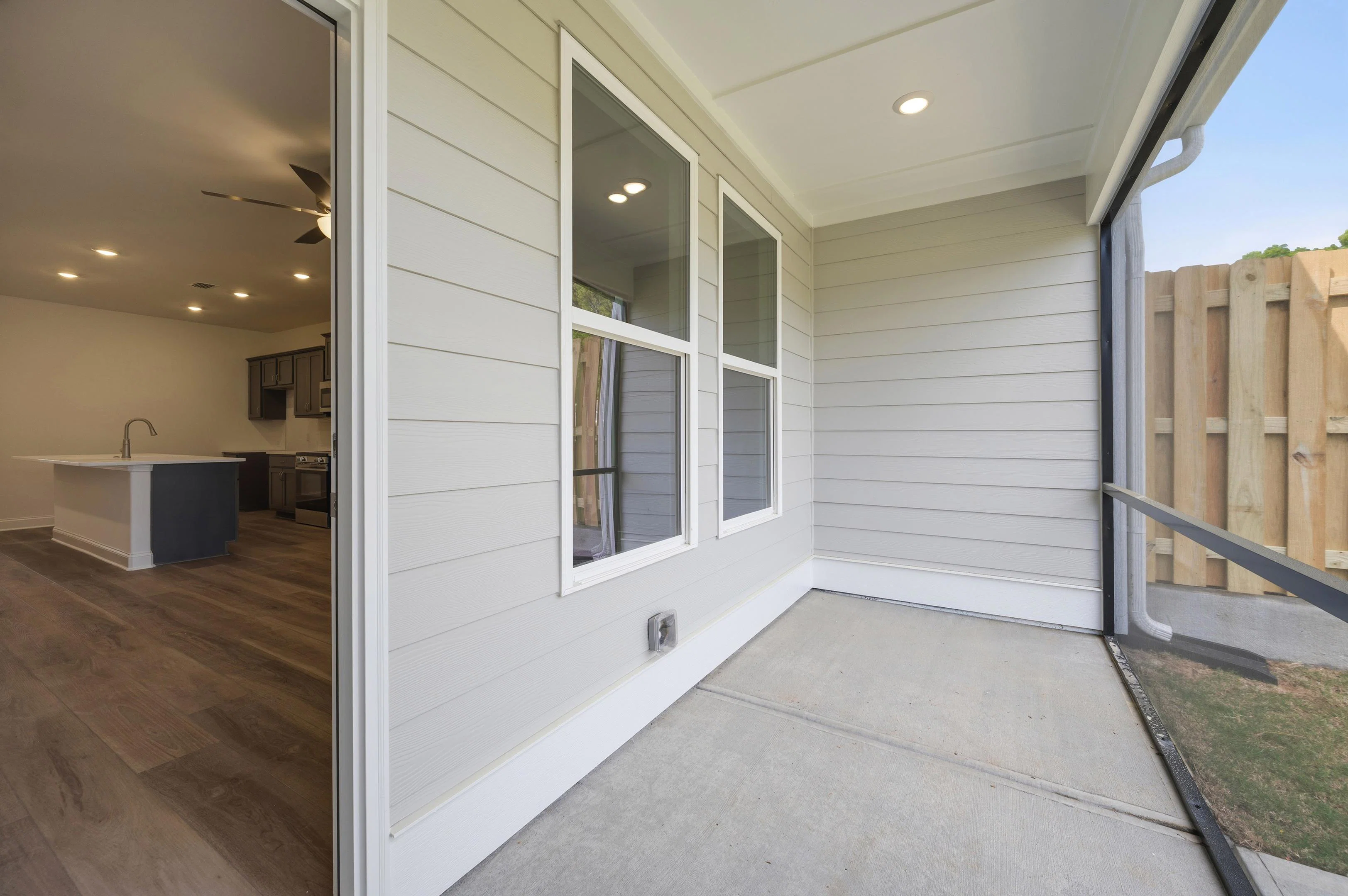 HW9 Mimosa Screened Porch