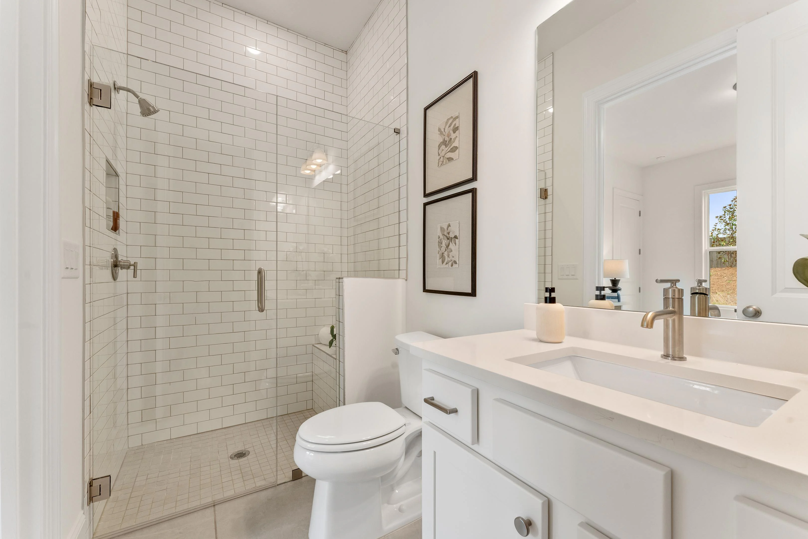 LD4 Sterling Guest Bath